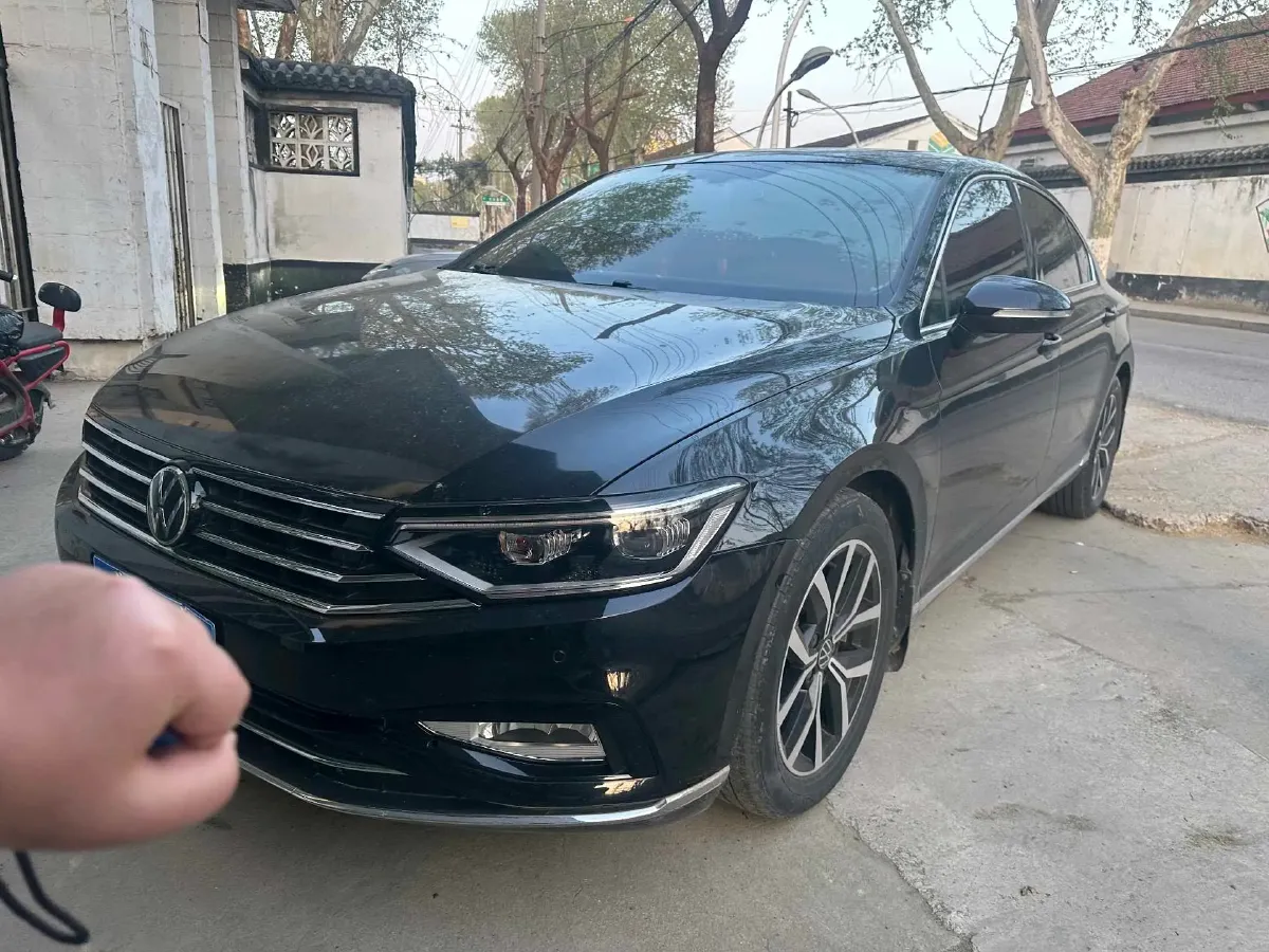 2020 Volkswagen Magotan 2.0T 186HP L4 7DCT,autocango,china used car exporter,china ev exporter,chinese used car exporter,chinese used ev exporter