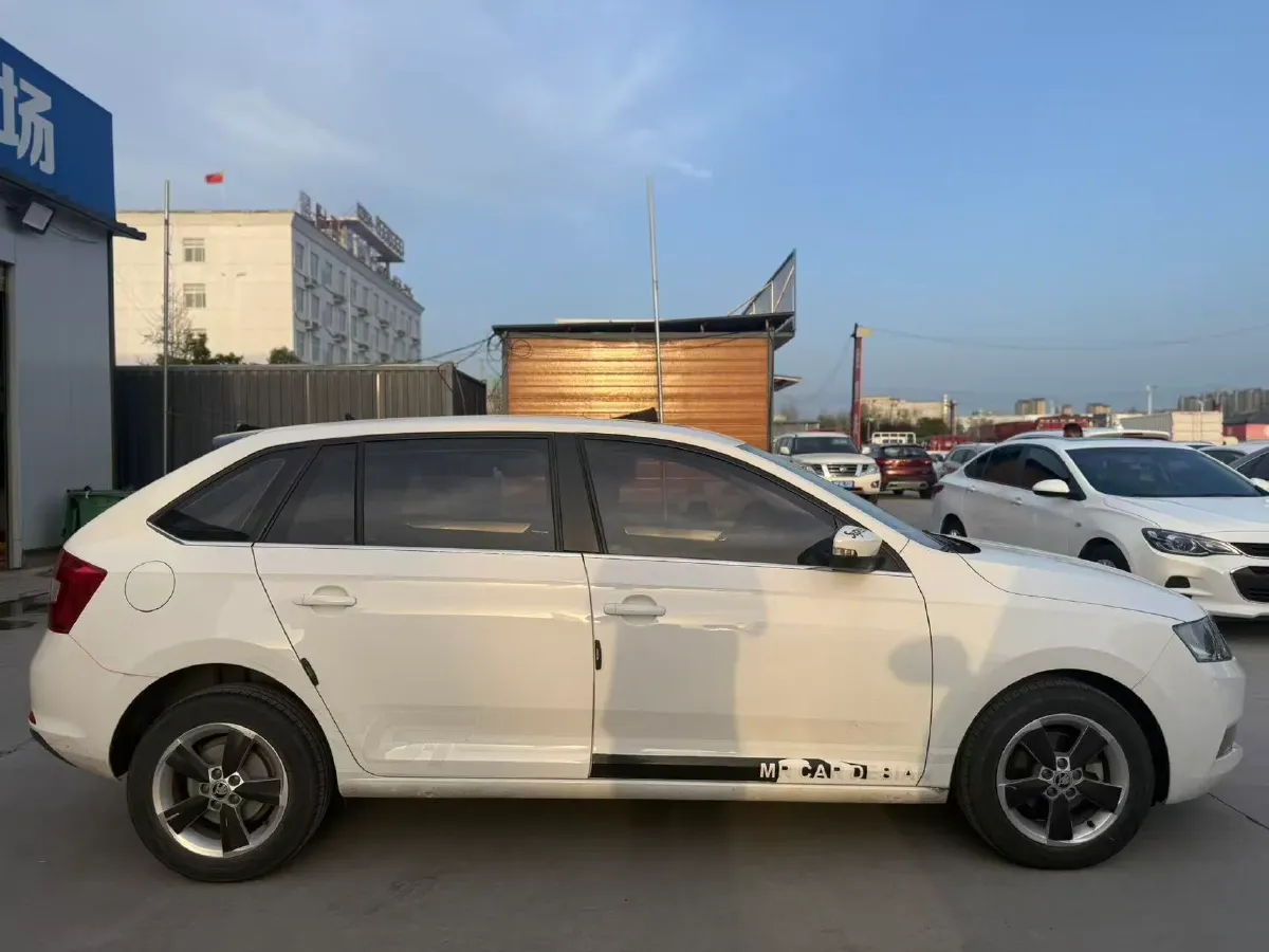2019 Skoda Rapid Spaceback 1.5L 112HP L4 6AT,autocango,china used car exporter,china ev exporter,chinese used car exporter,chinese used ev exporter