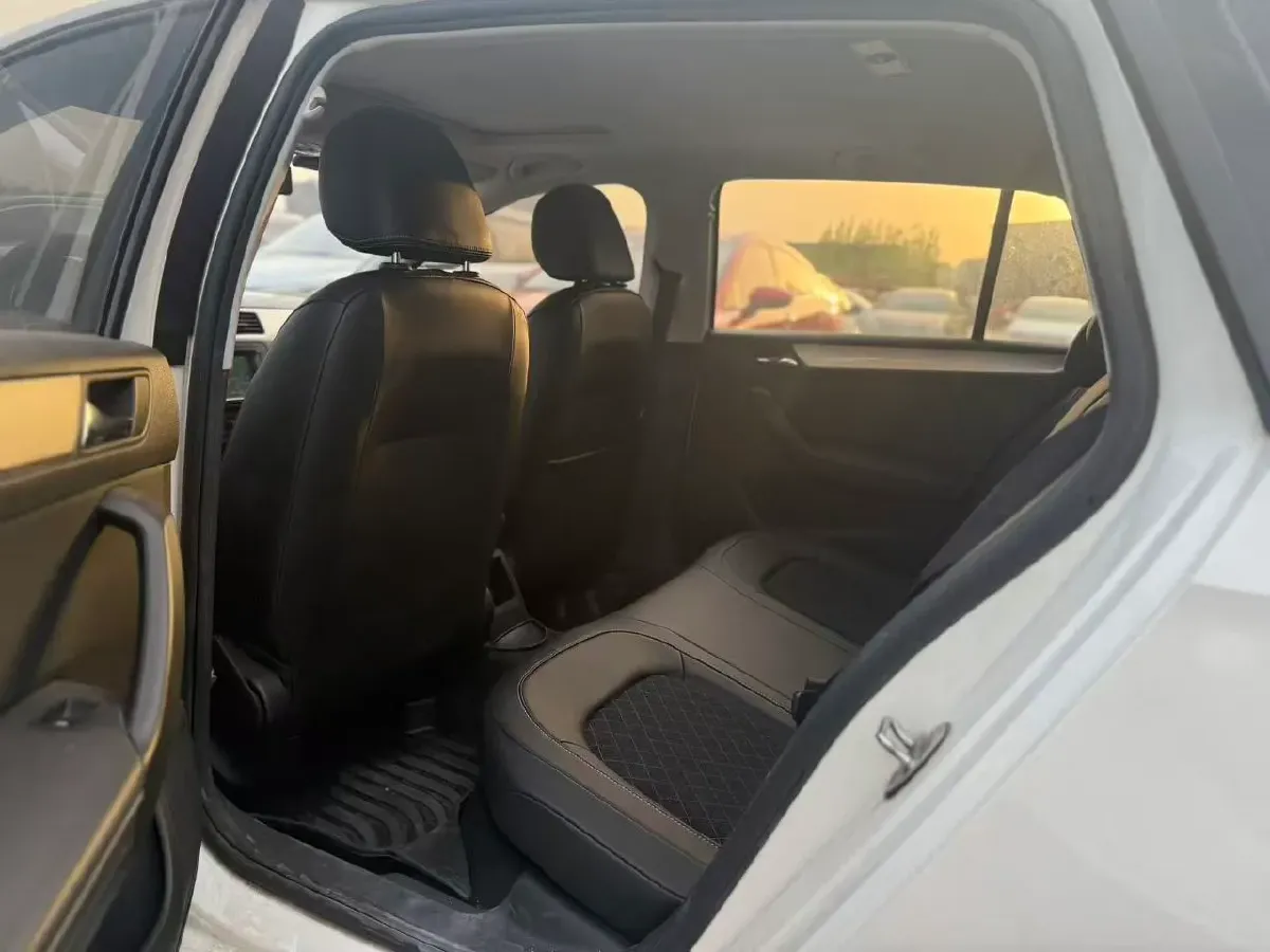 2019 Skoda Rapid Spaceback 1.5L 112HP L4 6AT,autocango,china used car exporter,china ev exporter,chinese used car exporter,chinese used ev exporter