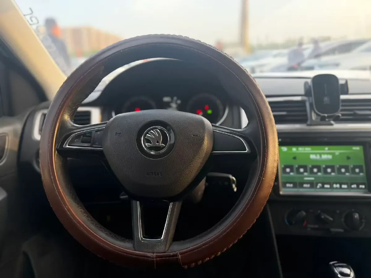 2019 Skoda Rapid Spaceback 1.5L 112HP L4 6AT,autocango,china used car exporter,china ev exporter,chinese used car exporter,chinese used ev exporter
