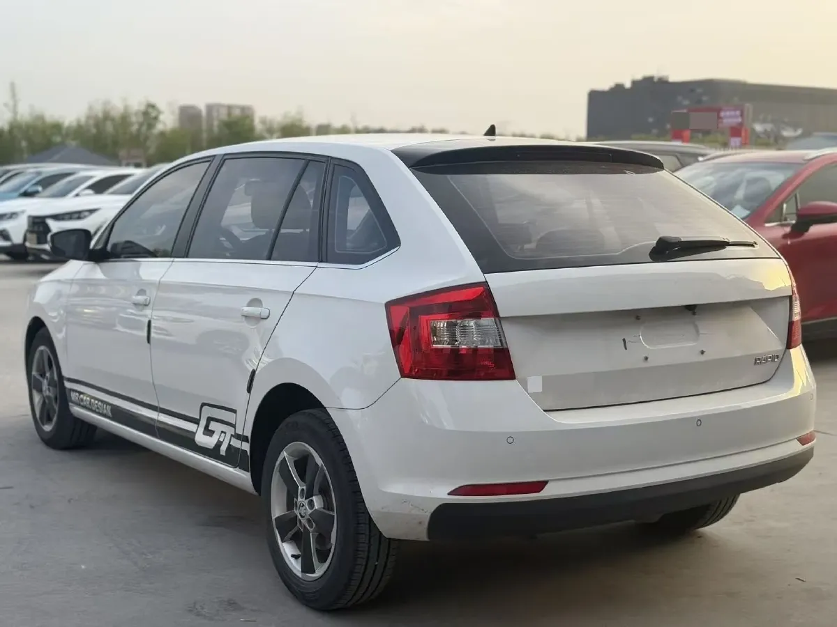 2019 Skoda Rapid Spaceback 1.5L 112HP L4 6AT,autocango,china used car exporter,china ev exporter,chinese used car exporter,chinese used ev exporter