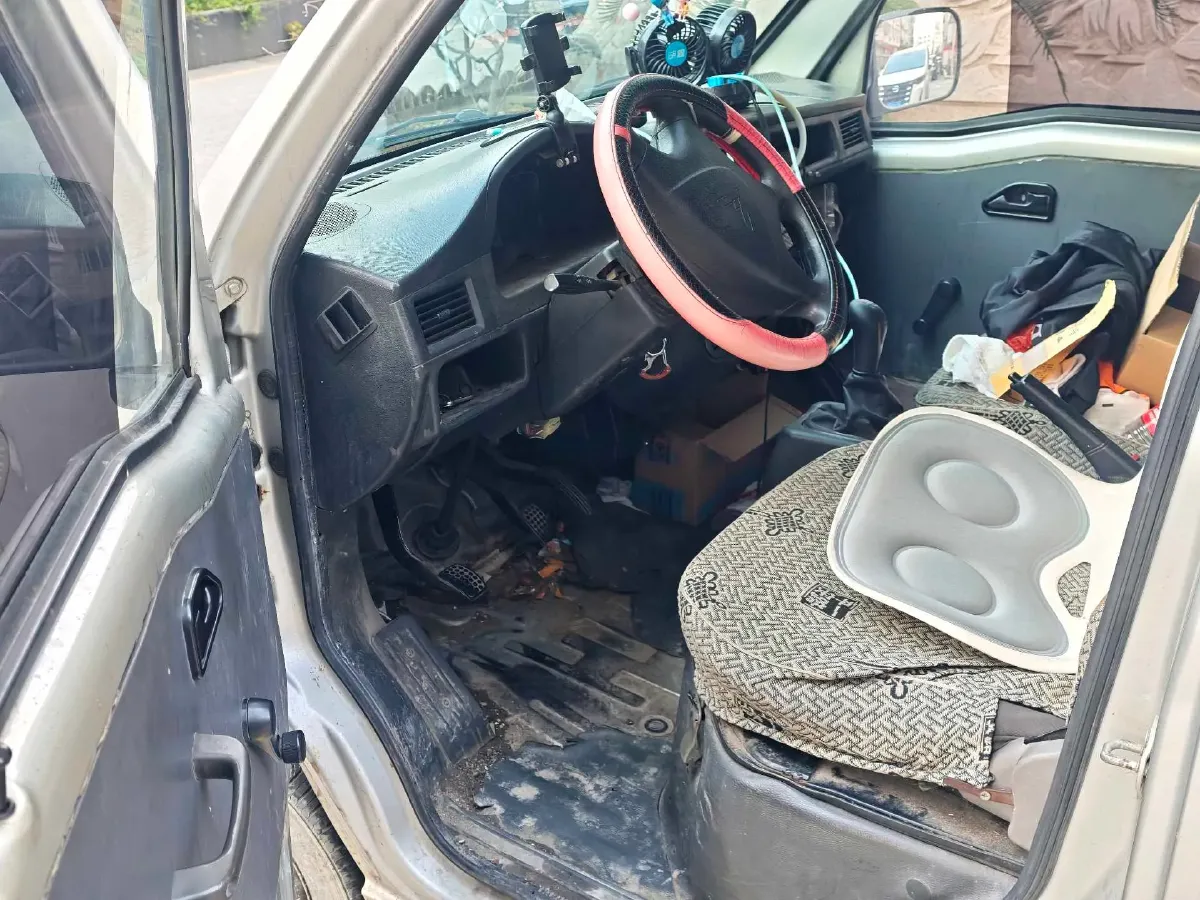 2015 WuLing ZhiGuang 1.2L 82HP L4 5MT,autocango,china used car exporter,china ev exporter,chinese used car exporter,chinese used ev exporter