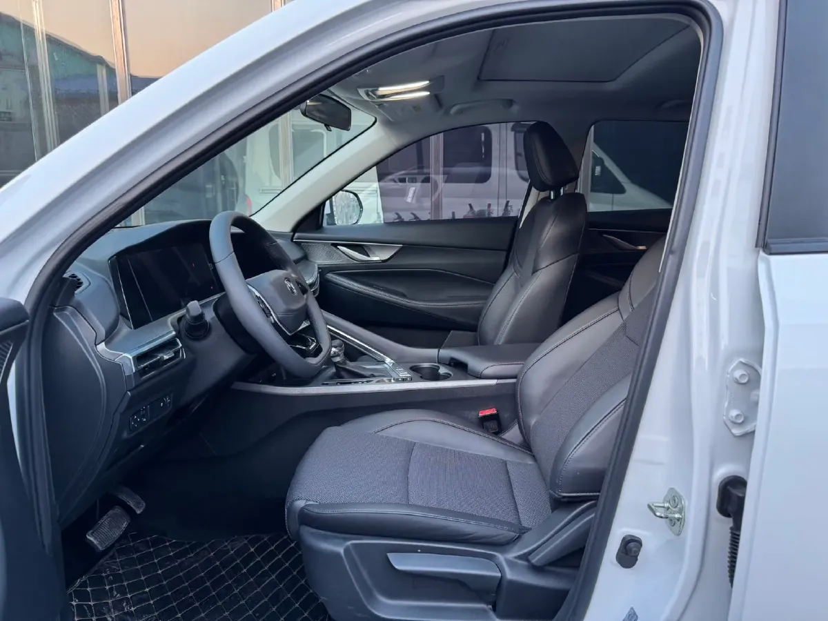 2023 ChangAn CS35 Plus 1.4T 160HP L4 7DCT,autocango,china used car exporter,china ev exporter,chinese used car exporter,chinese used ev exporter