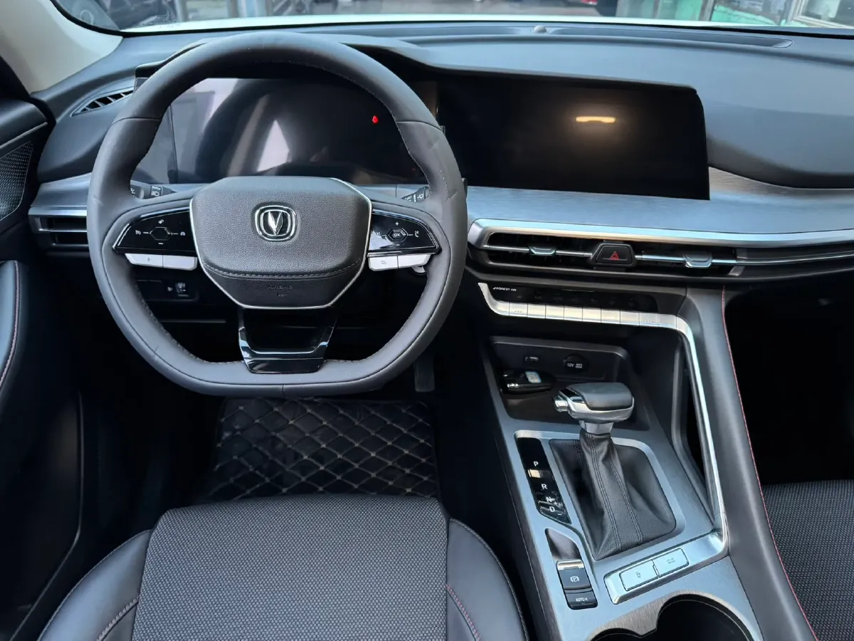 2023 ChangAn CS35 Plus 1.4T 160HP L4 7DCT,autocango,china used car exporter,china ev exporter,chinese used car exporter,chinese used ev exporter