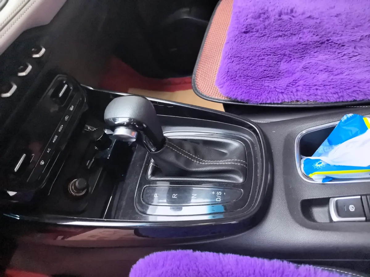 2018 BaoJun 530 1.5T 150HP L4 6DCT,autocango,china used car exporter,china ev exporter,chinese used car exporter,chinese used ev exporter