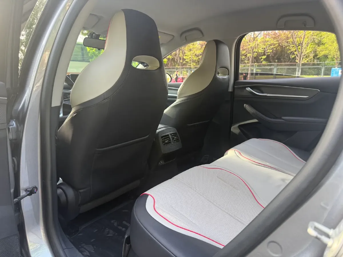 2022 Roewe RX5 MAX 1.5T 181HP L4 6AT,autocango,china used car exporter,china ev exporter,chinese used car exporter,chinese used ev exporter