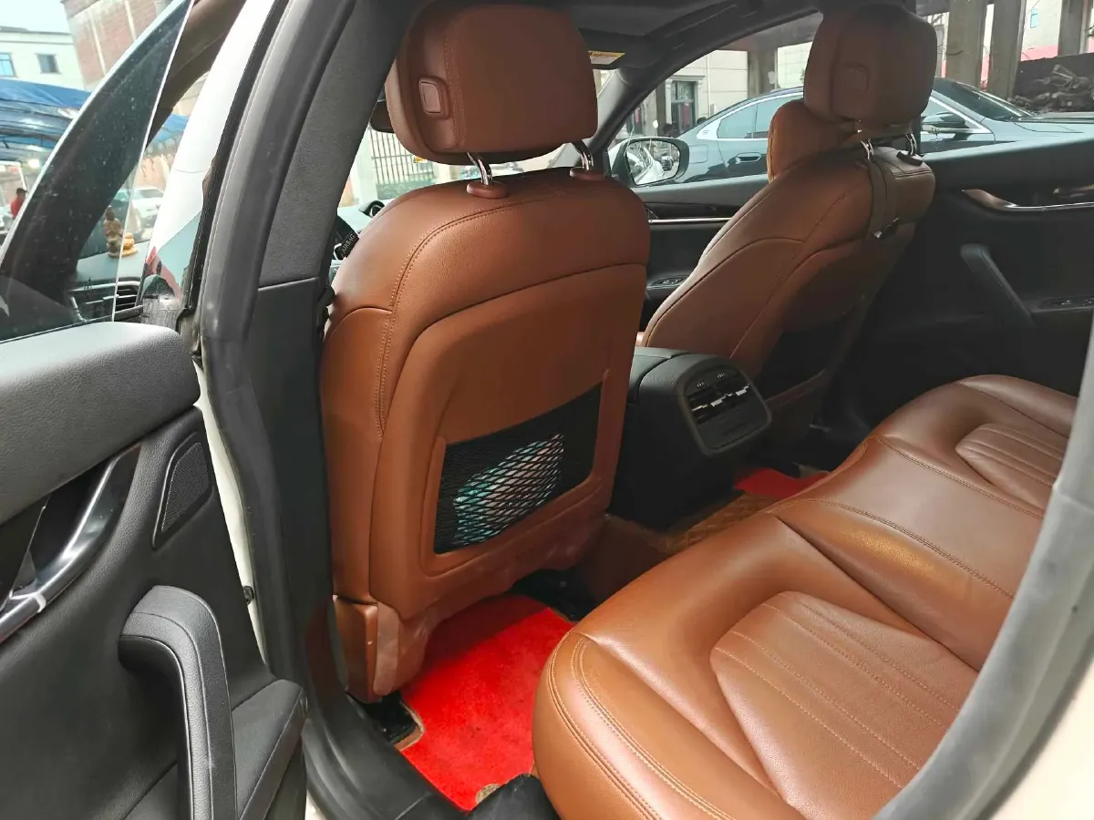 2021 Maserati Ghibli 2.0T 330HP L4 8AT,autocango,china used car exporter,china ev exporter,chinese used car exporter,chinese used ev exporter