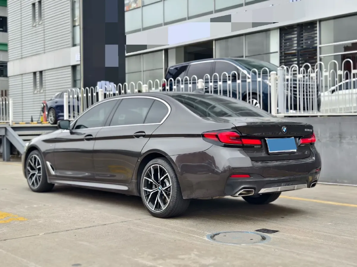 2021 BMW 5 Series 2.0T 252HP L4 8AT,autocango,china used car exporter,china ev exporter,chinese used car exporter,chinese used ev exporter