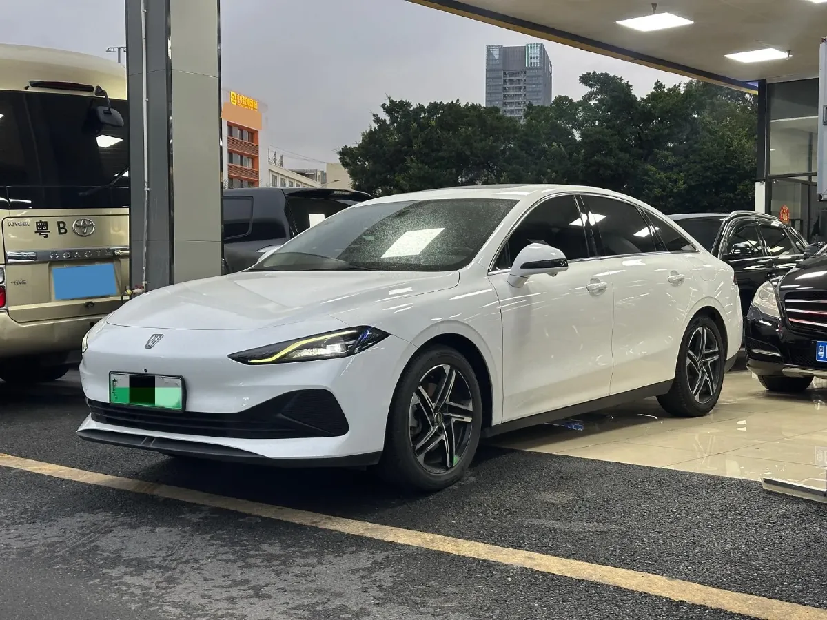 2023 Roewe D7 1.5L 112HP L4 1DHT PHEV 21.4KWH,autocango,china used car exporter,china ev exporter,chinese used car exporter,chinese used ev exporter