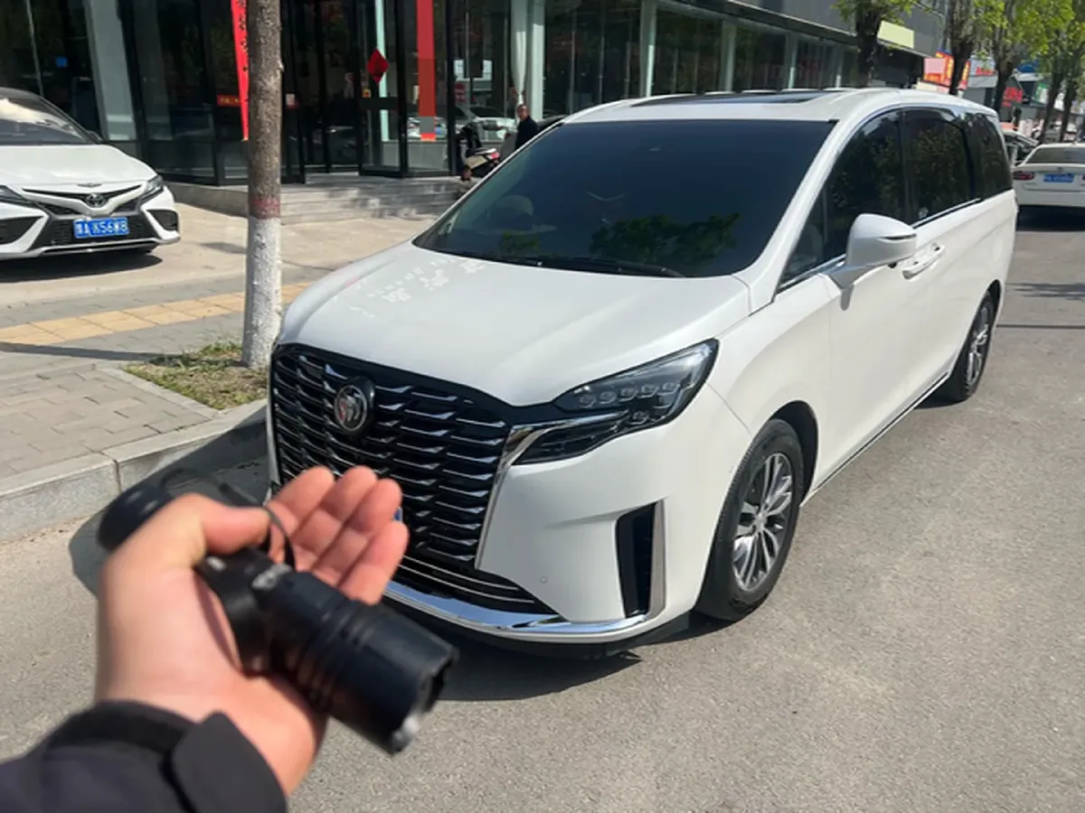 2023 Buick GL8 2.0T 237HP L4 9AT,autocango,china used car exporter,china ev exporter,chinese used car exporter,chinese used ev exporter