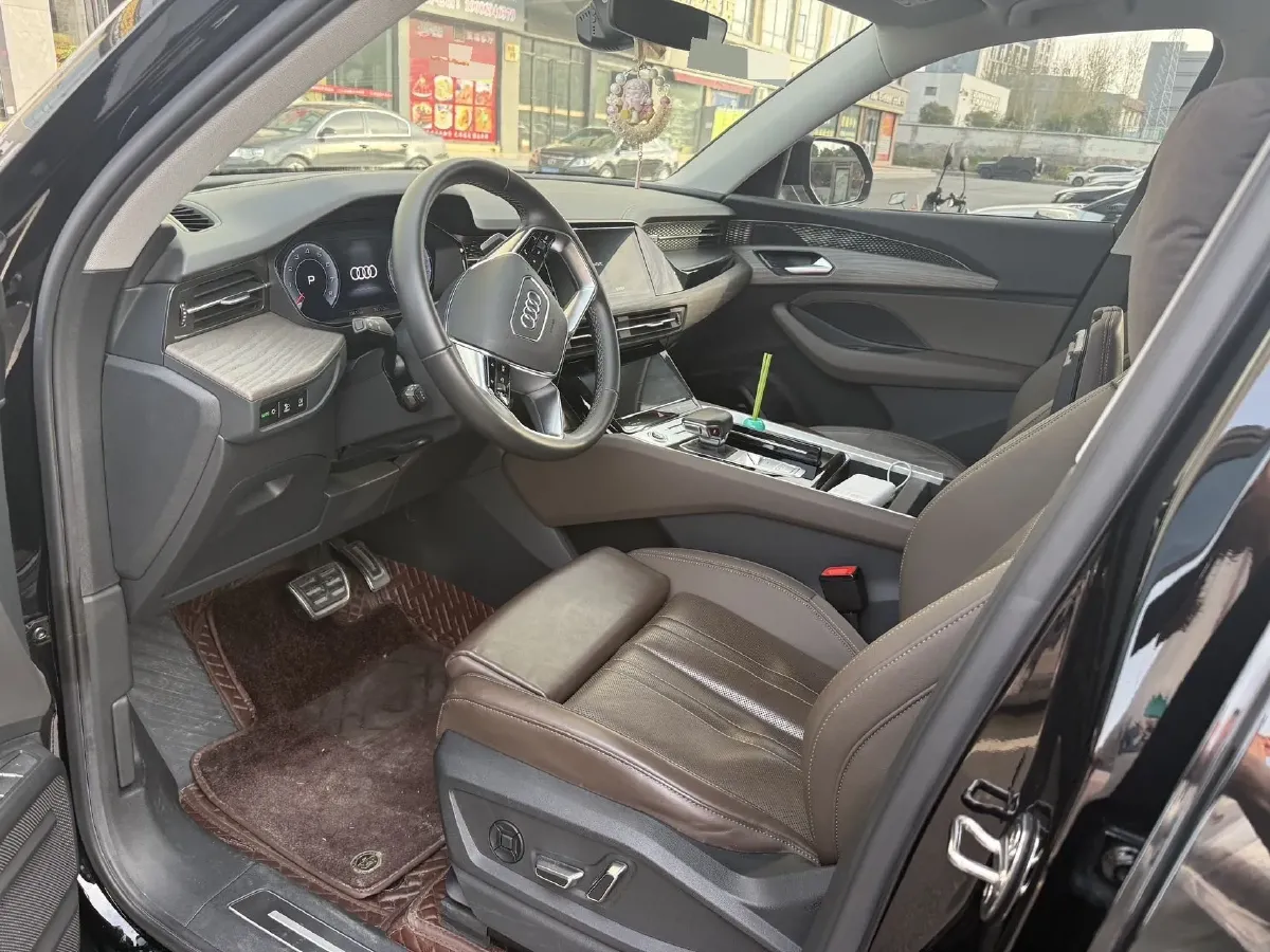 2024 Audi Q6 2.0T 265HP L4 7DCT,autocango,china used car exporter,china ev exporter,chinese used car exporter,chinese used ev exporter