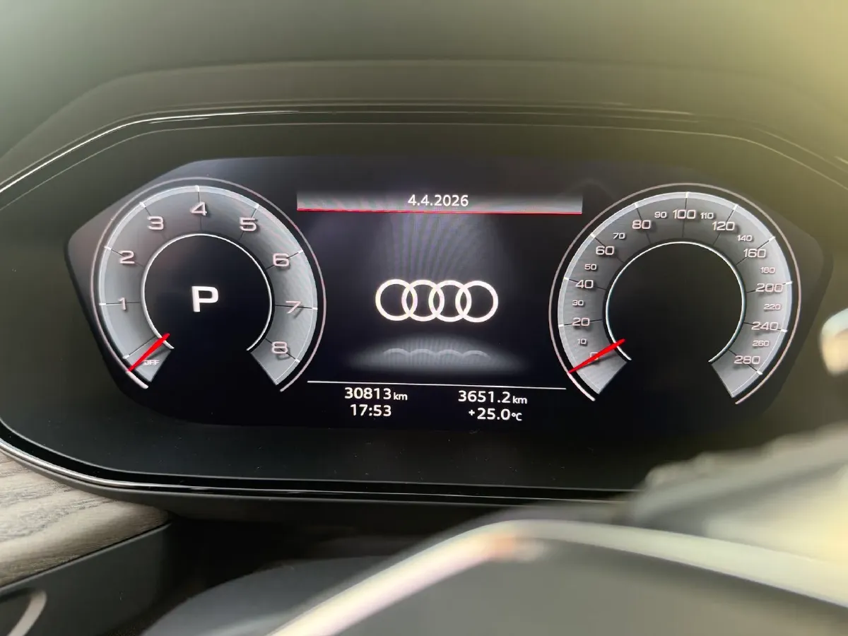 2024 Audi Q6 2.0T 265HP L4 7DCT,autocango,china used car exporter,china ev exporter,chinese used car exporter,chinese used ev exporter