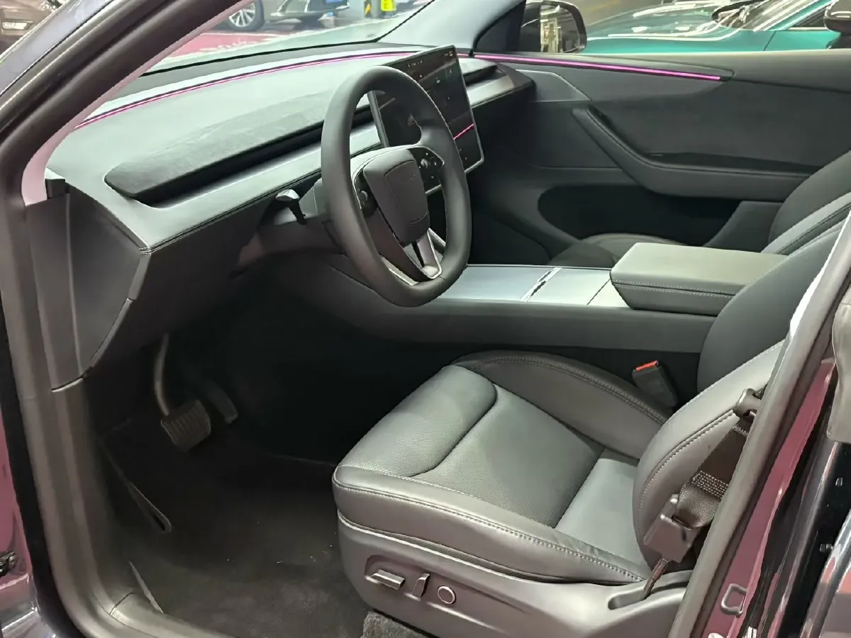 2025 Tesla Model Y BEV 78.4KWH,autocango,china used car exporter,china ev exporter,chinese used car exporter,chinese used ev exporter