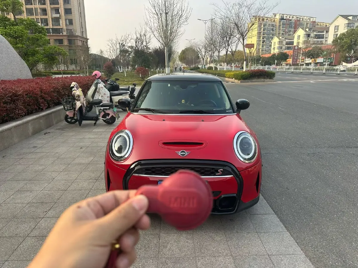 2022 MINI MINI 2.0T 192HP L4 7DCT,autocango,china used car exporter,china ev exporter,chinese used car exporter,chinese used ev exporter