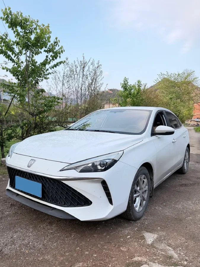 2024 Roewe i5 1.5L 129HP L4 CVT,autocango,china used car exporter,china ev exporter,chinese used car exporter,chinese used ev exporter