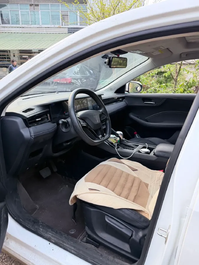 2024 Roewe i5 1.5L 129HP L4 CVT,autocango,china used car exporter,china ev exporter,chinese used car exporter,chinese used ev exporter