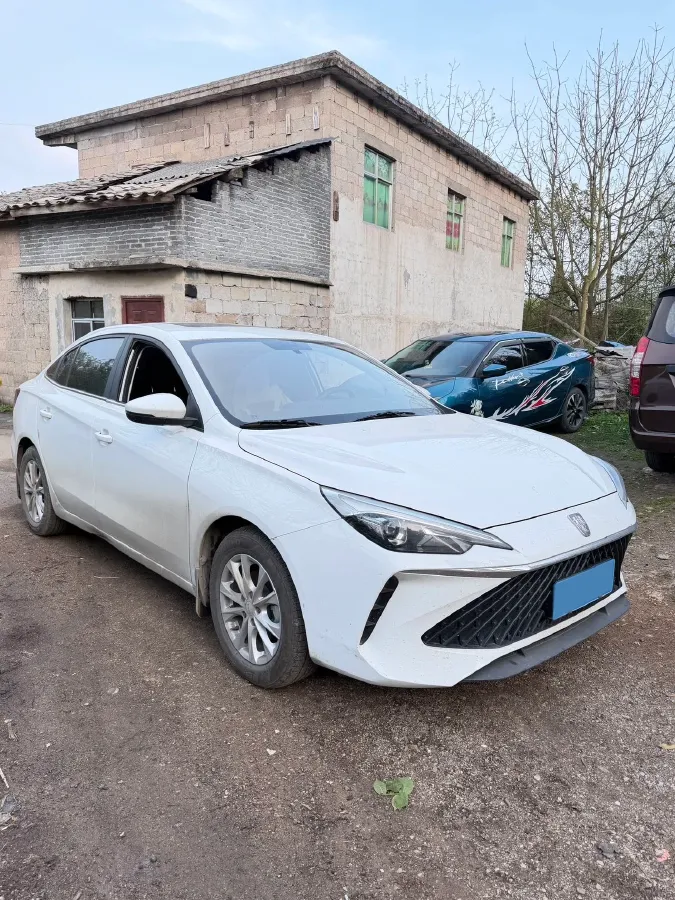 2024 Roewe i5 1.5L 129HP L4 CVT,autocango,china used car exporter,china ev exporter,chinese used car exporter,chinese used ev exporter