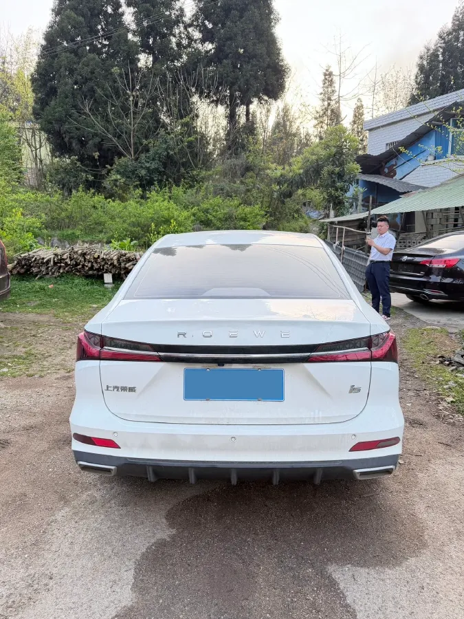 2024 Roewe i5 1.5L 129HP L4 CVT,autocango,china used car exporter,china ev exporter,chinese used car exporter,chinese used ev exporter