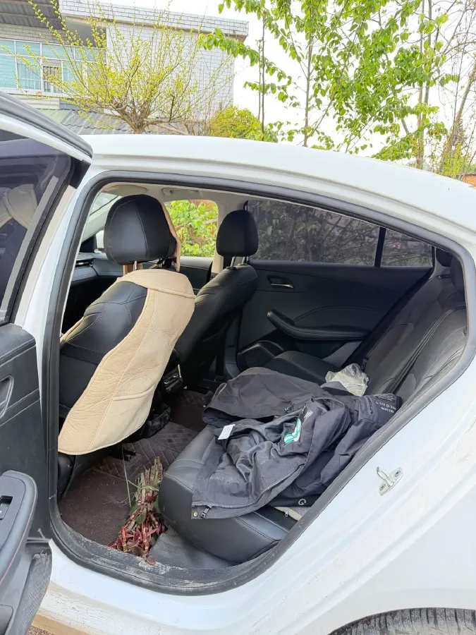 2024 Roewe i5 1.5L 129HP L4 CVT,autocango,china used car exporter,china ev exporter,chinese used car exporter,chinese used ev exporter