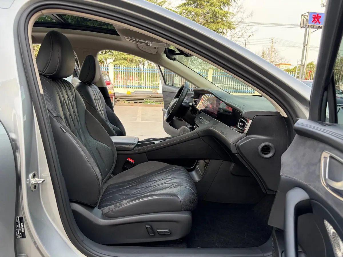 2023 Roewe D7 1.5L 112HP L4 1DHT PHEV 21.4KWH,autocango,china used car exporter,china ev exporter,chinese used car exporter,chinese used ev exporter