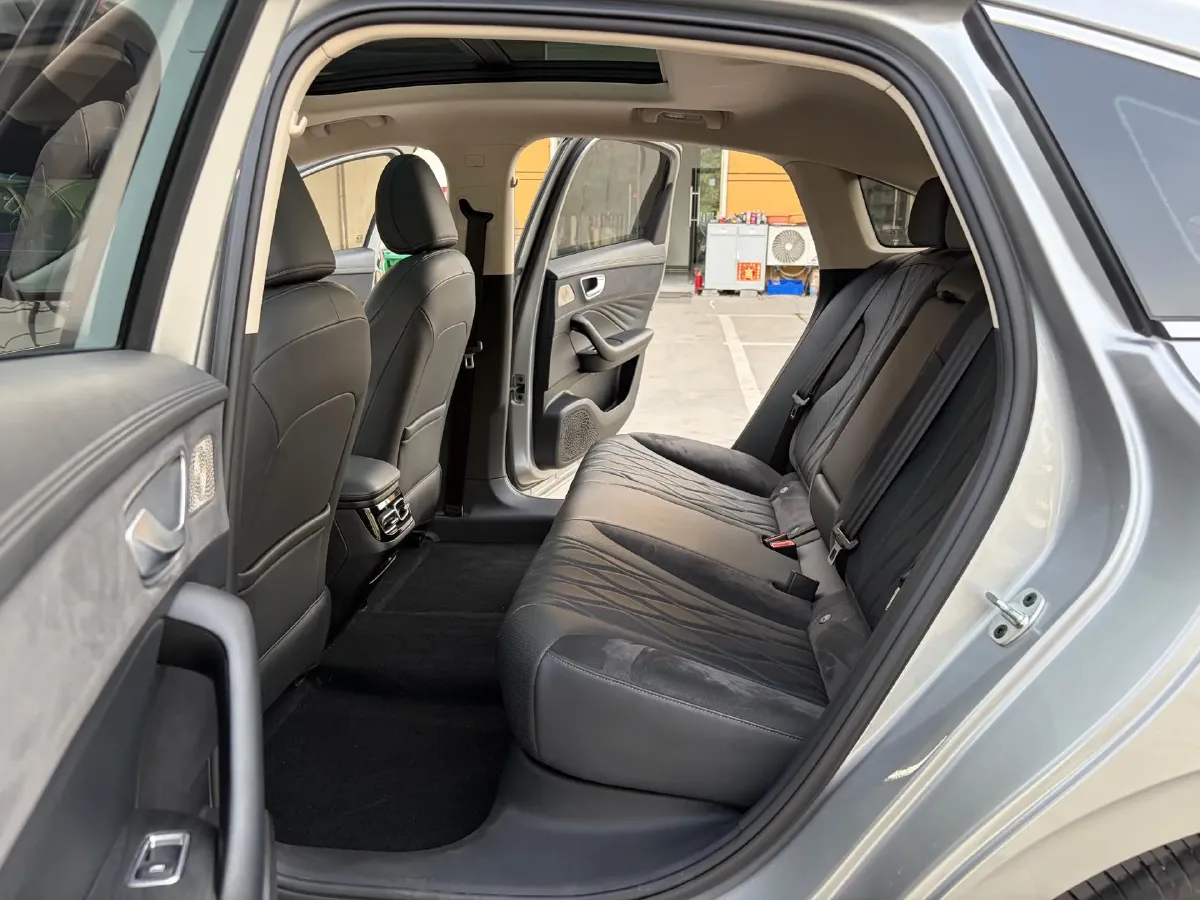 2023 Roewe D7 1.5L 112HP L4 1DHT PHEV 21.4KWH,autocango,china used car exporter,china ev exporter,chinese used car exporter,chinese used ev exporter