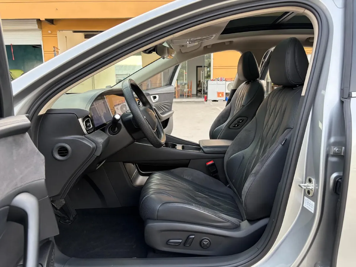 2023 Roewe D7 1.5L 112HP L4 1DHT PHEV 21.4KWH,autocango,china used car exporter,china ev exporter,chinese used car exporter,chinese used ev exporter