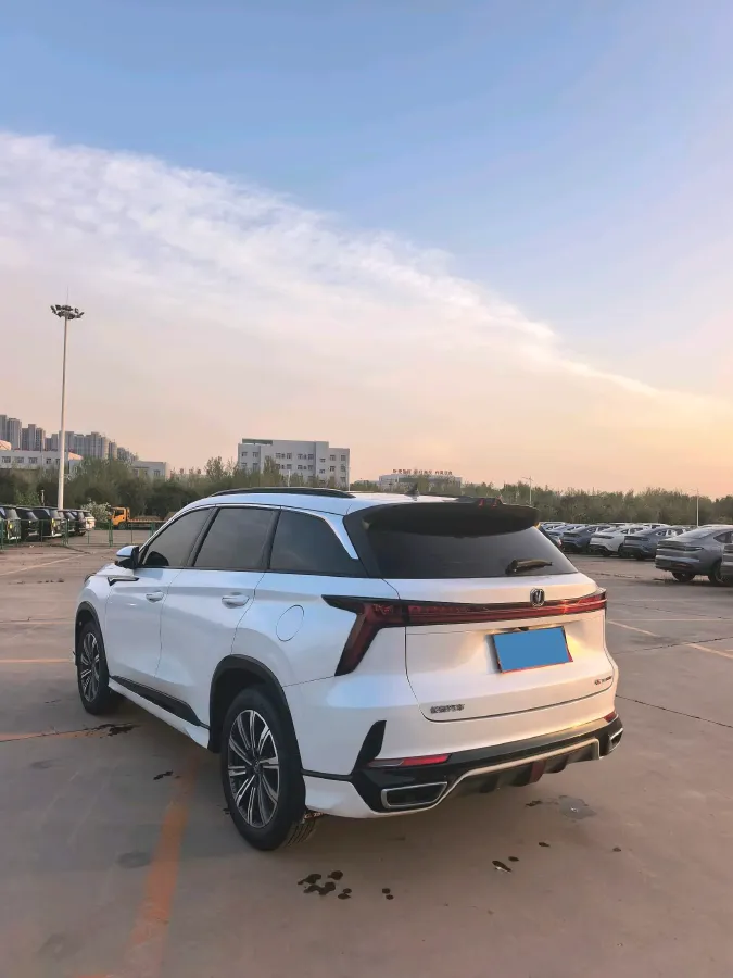 2023 ChangAn CS75 Plus 1.5T 188HP L4 8AT,autocango,china used car exporter,china ev exporter,chinese used car exporter,chinese used ev exporter