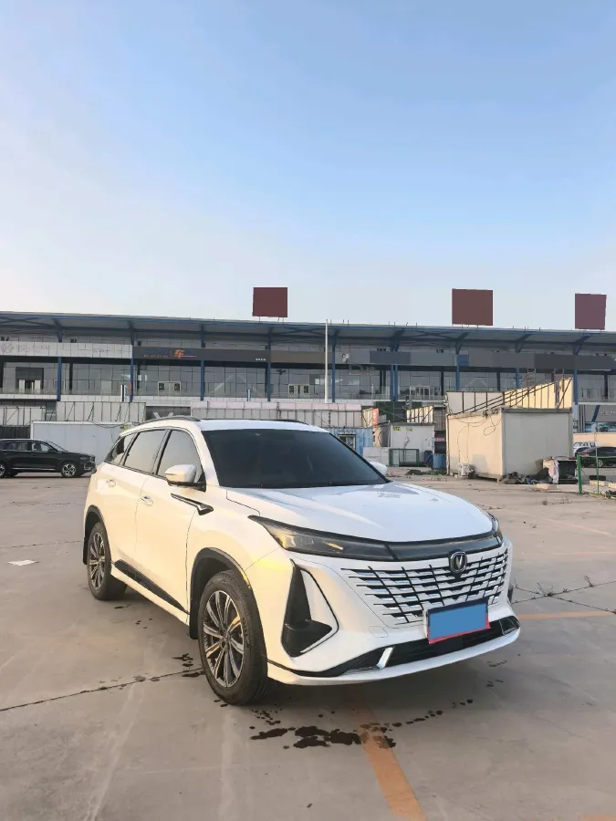 2023 ChangAn CS75 Plus 1.5T 188HP L4 8AT,autocango,china used car exporter,china ev exporter,chinese used car exporter,chinese used ev exporter
