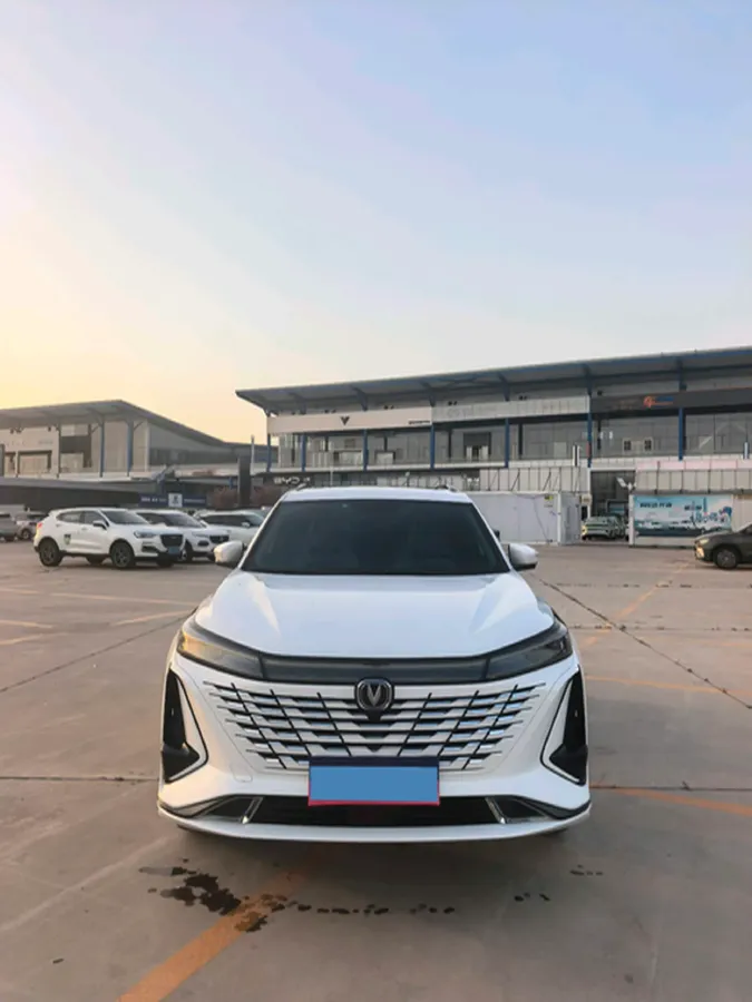 2023 ChangAn CS75 Plus 1.5T 188HP L4 8AT,autocango,china used car exporter,china ev exporter,chinese used car exporter,chinese used ev exporter