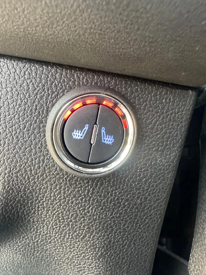 2021 Haval M6 1.5T 150HP L4 7DCT,autocango,china used car exporter,china ev exporter,chinese used car exporter,chinese used ev exporter