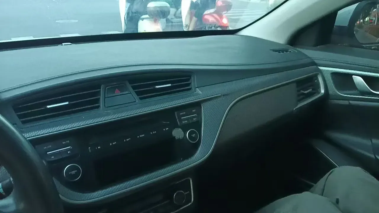 2022 Livan Maple 60s BEV 52.56KWH,autocango,china used car exporter,china ev exporter,chinese used car exporter,chinese used ev exporter