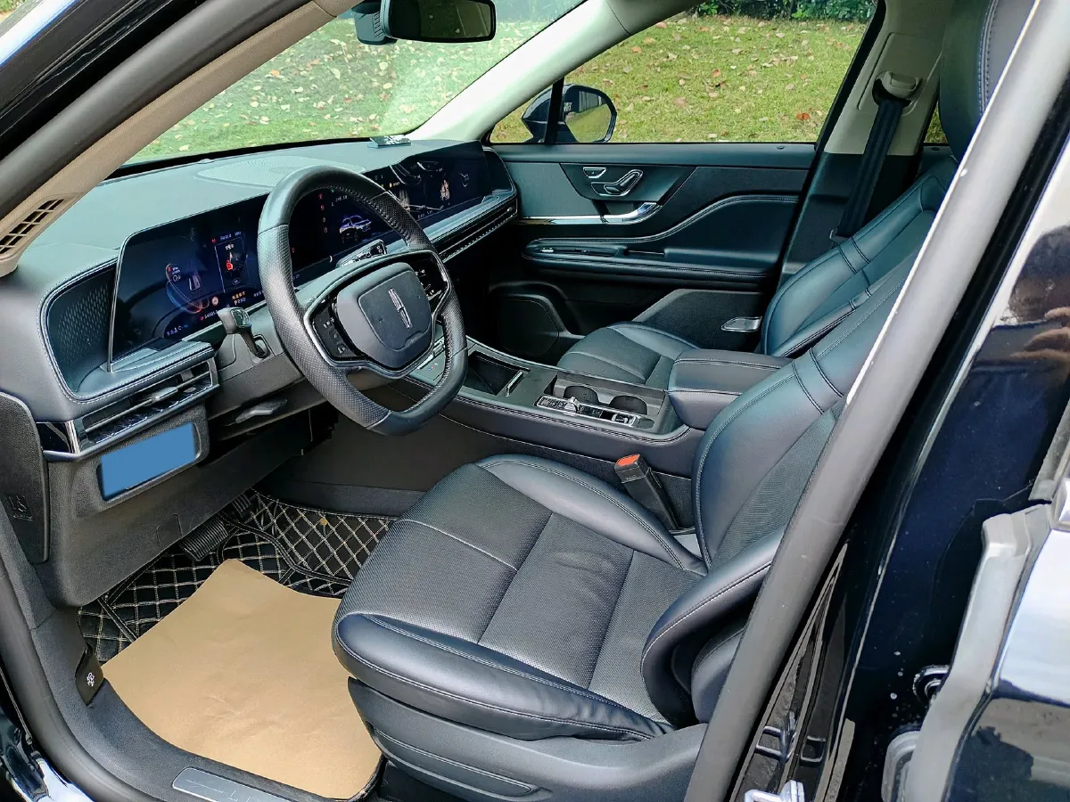 2023 Lincoln Corsair 2.0T 261HP L4 8AT,autocango,china used car exporter,china ev exporter,chinese used car exporter,chinese used ev exporter