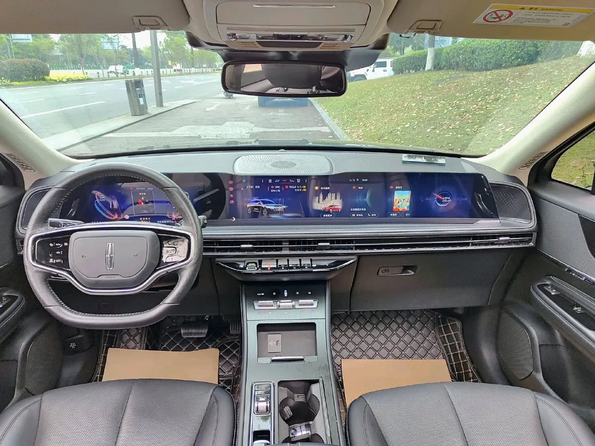 2023 Lincoln Corsair 2.0T 261HP L4 8AT,autocango,china used car exporter,china ev exporter,chinese used car exporter,chinese used ev exporter