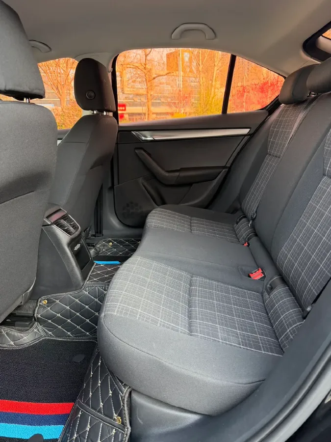 2019 Skoda Octavia 1.5L 116HP L4 6AT,autocango,china used car exporter,china ev exporter,chinese used car exporter,chinese used ev exporter