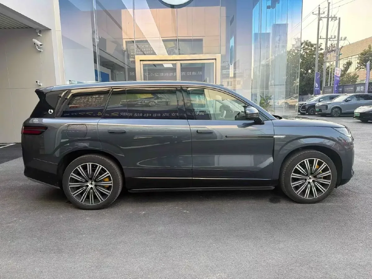 2025 Denza DenzaN9 2.0T 207HP L4 E-CVT PHEV,autocango,china used car exporter,china ev exporter,chinese used car exporter,chinese used ev exporter