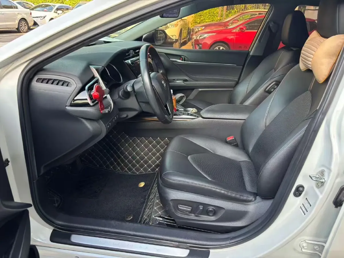 2019 Toyota Camry 2.5L 209HP L4 8AT,autocango,china used car exporter,china ev exporter,chinese used car exporter,chinese used ev exporter