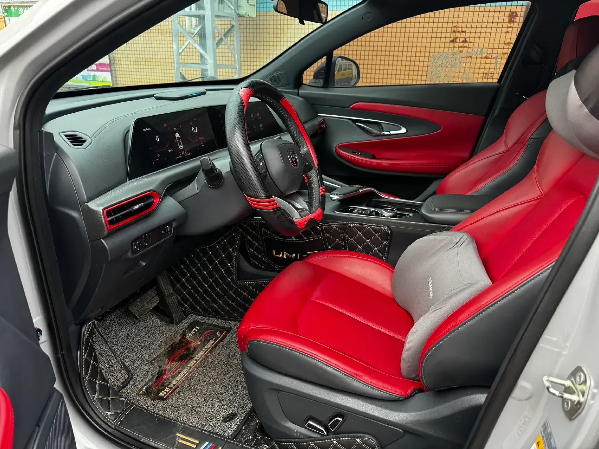 2020 ChangAn UNI-T 1.5T 180HP L4 7DCT,autocango,china used car exporter,china ev exporter,chinese used car exporter,chinese used ev exporter