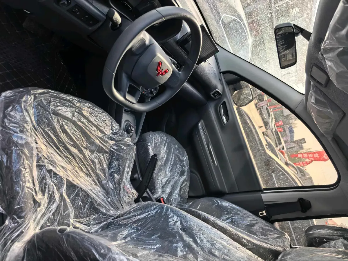 2025 WuLing HongGuang New Energy REEV 99HP REEV,autocango,china used car exporter,china ev exporter,chinese used car exporter,chinese used ev exporter