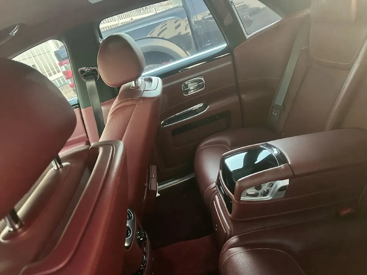 2018 Rolls-Royce Ghost 6.6T 571HP V12 8AT,autocango,china used car exporter,china ev exporter,chinese used car exporter,chinese used ev exporter