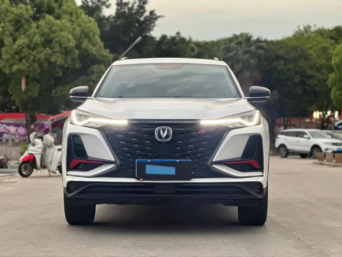 2022 ChangAn CS75 Plus 2.0T 233HP L4 8AT,autocango,china used car exporter,china ev exporter,chinese used car exporter,chinese used ev exporter