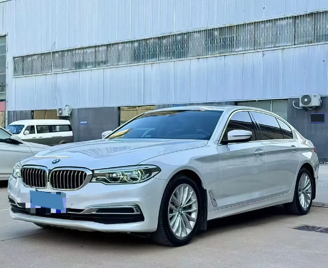 2020 BMW 5 Series 2.0T 252HP L4 8AT,autocango,china used car exporter,china ev exporter,chinese used car exporter,chinese used ev exporter