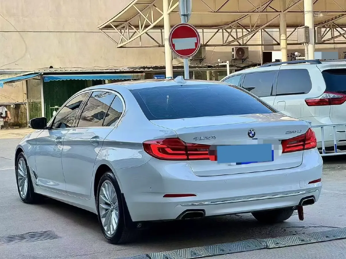 2020 BMW 5 Series 2.0T 252HP L4 8AT,autocango,china used car exporter,china ev exporter,chinese used car exporter,chinese used ev exporter