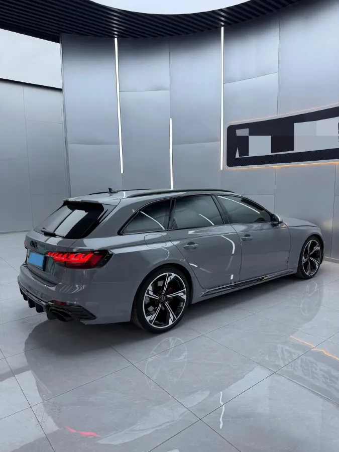 2023 Audi RS 4 2.9T 450HP V6 8AT,autocango,china used car exporter,china ev exporter,chinese used car exporter,chinese used ev exporter