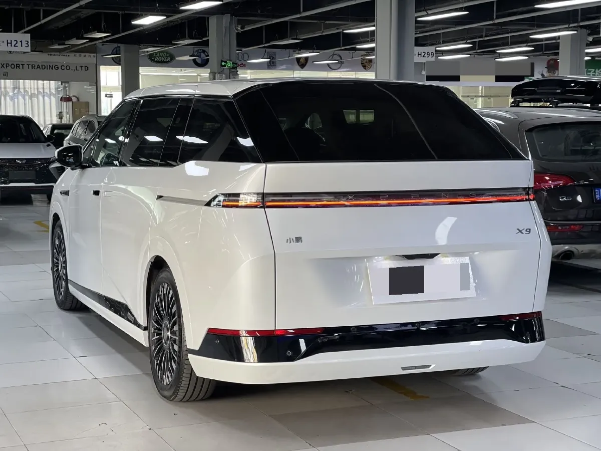 2025 Xpeng X9 BEV,autocango,china used car exporter,china ev exporter,chinese used car exporter,chinese used ev exporter