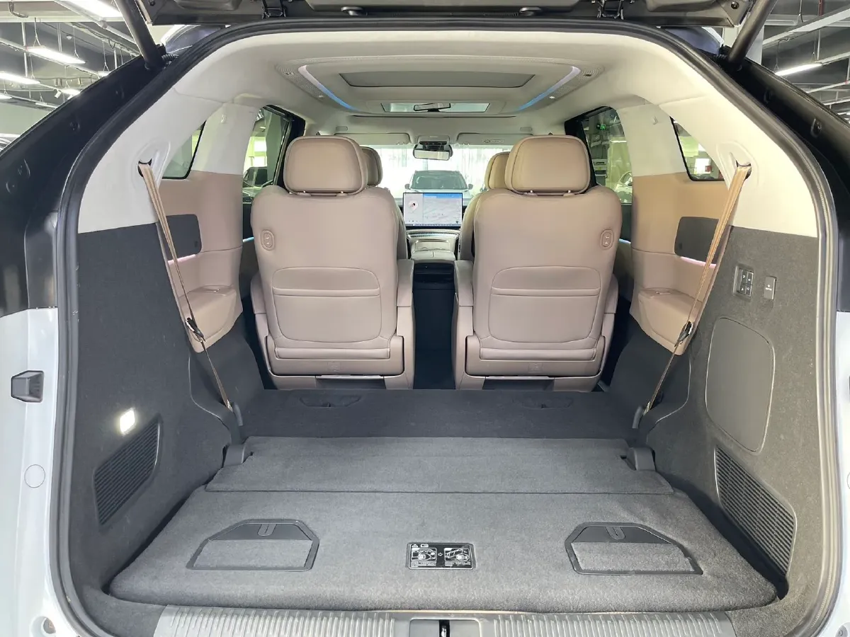 2025 Xpeng X9 BEV,autocango,china used car exporter,china ev exporter,chinese used car exporter,chinese used ev exporter