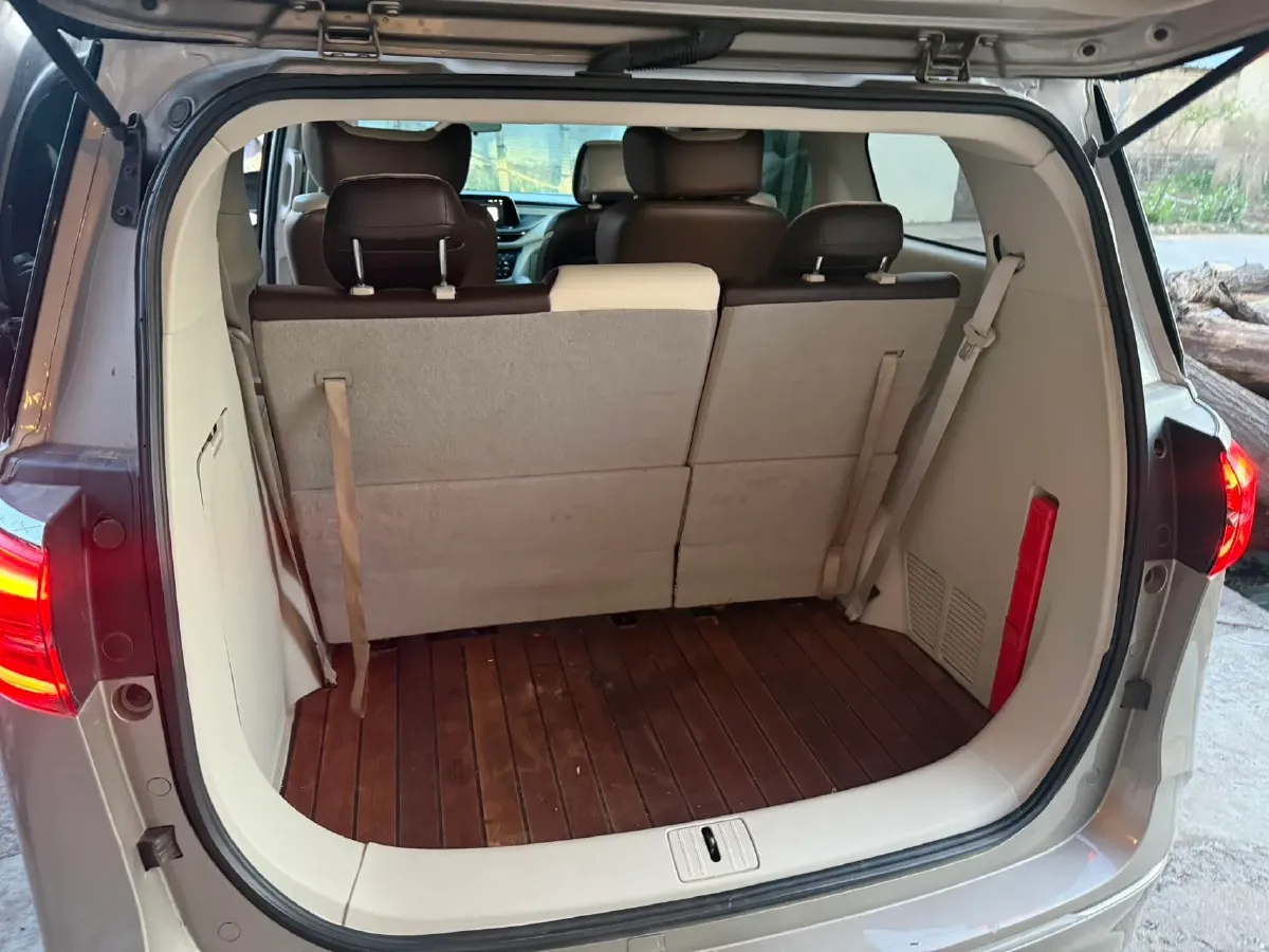 2022 Buick GL8 2.0T 237HP L4 9AT,autocango,china used car exporter,china ev exporter,chinese used car exporter,chinese used ev exporter