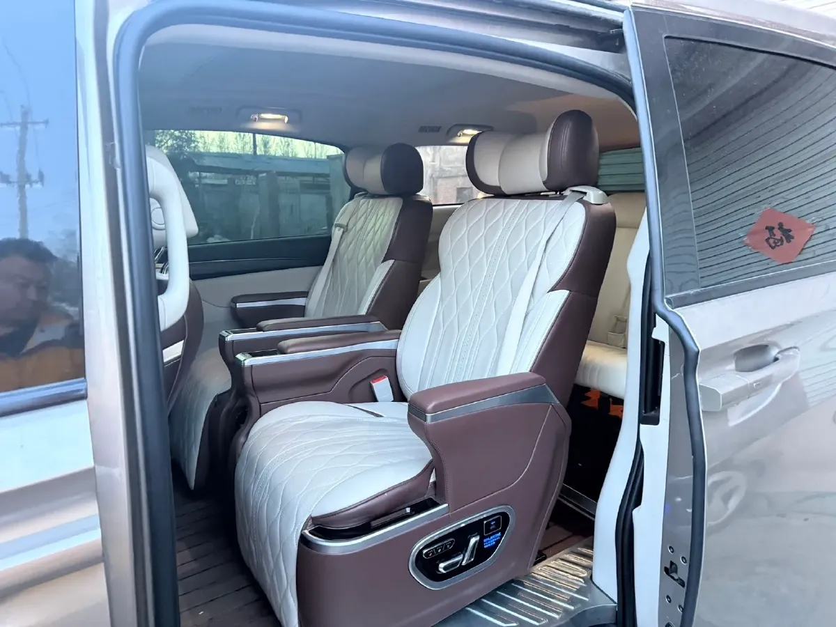 2022 Buick GL8 2.0T 237HP L4 9AT,autocango,china used car exporter,china ev exporter,chinese used car exporter,chinese used ev exporter