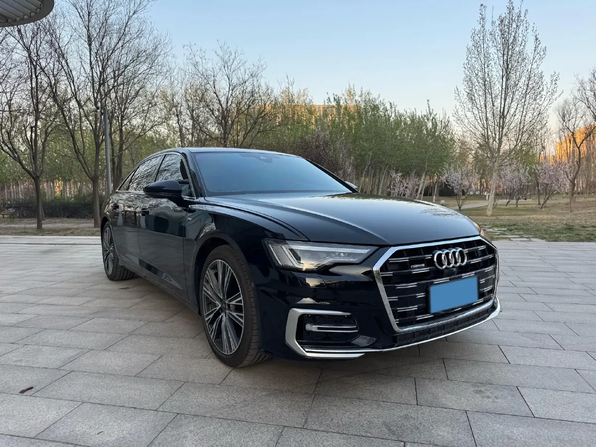 2024 Audi A6L 2.0T 245HP L4 7DCT,autocango,china used car exporter,china ev exporter,chinese used car exporter,chinese used ev exporter