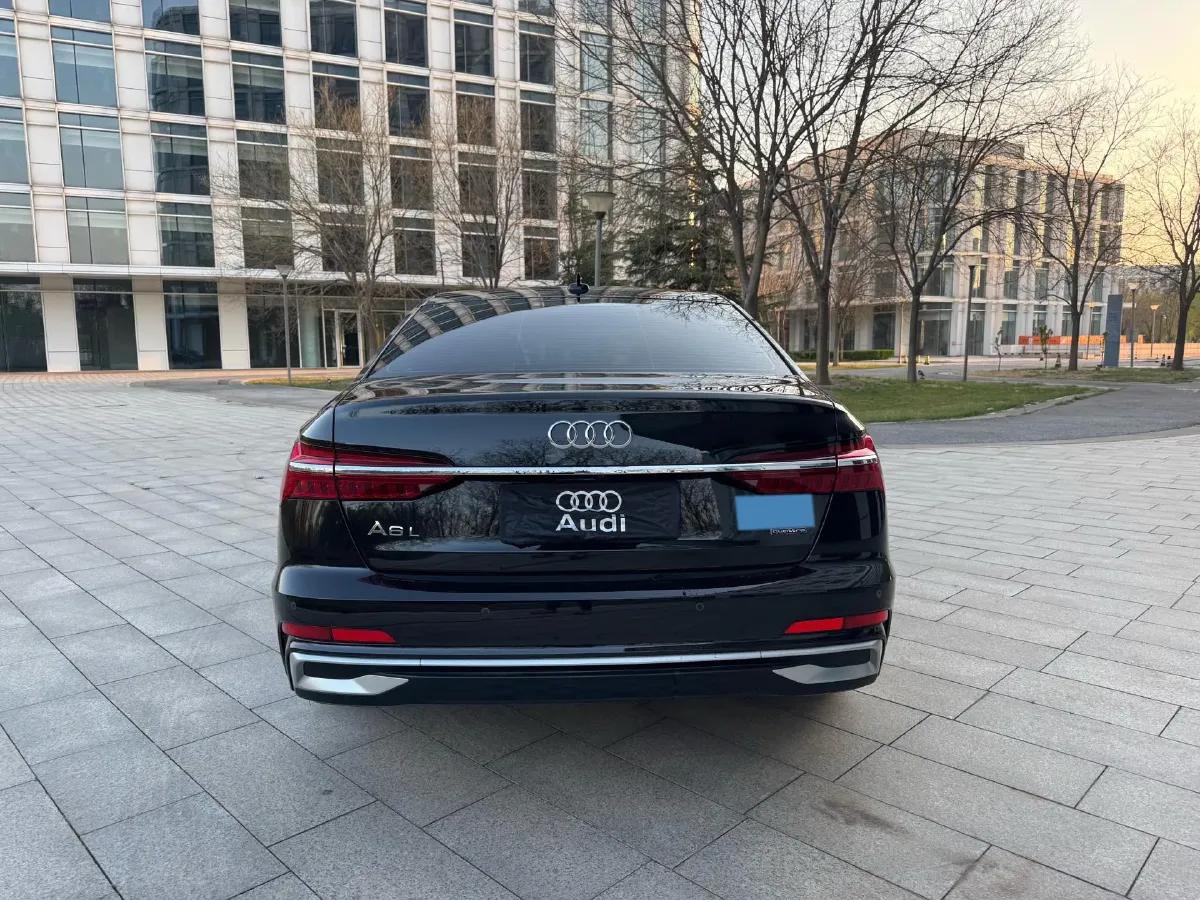 2024 Audi A6L 2.0T 245HP L4 7DCT,autocango,china used car exporter,china ev exporter,chinese used car exporter,chinese used ev exporter