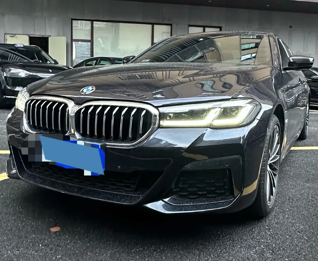 2023 BMW 5 Series 2.0T 245HP L4 8AT,autocango,china used car exporter,china ev exporter,chinese used car exporter,chinese used ev exporter